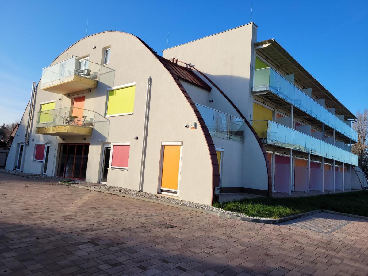 Colors Holiday Hotel Шіофок Екстер'єр фото