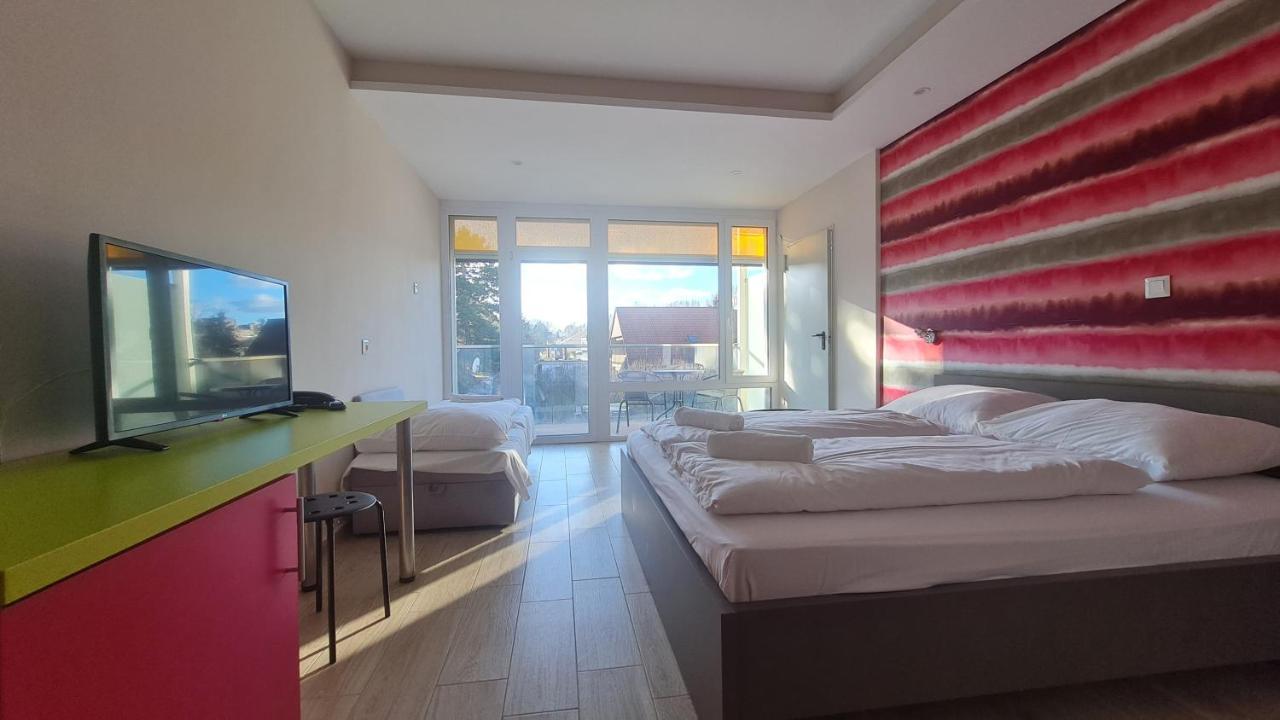 Colors Holiday Hotel Шіофок Екстер'єр фото