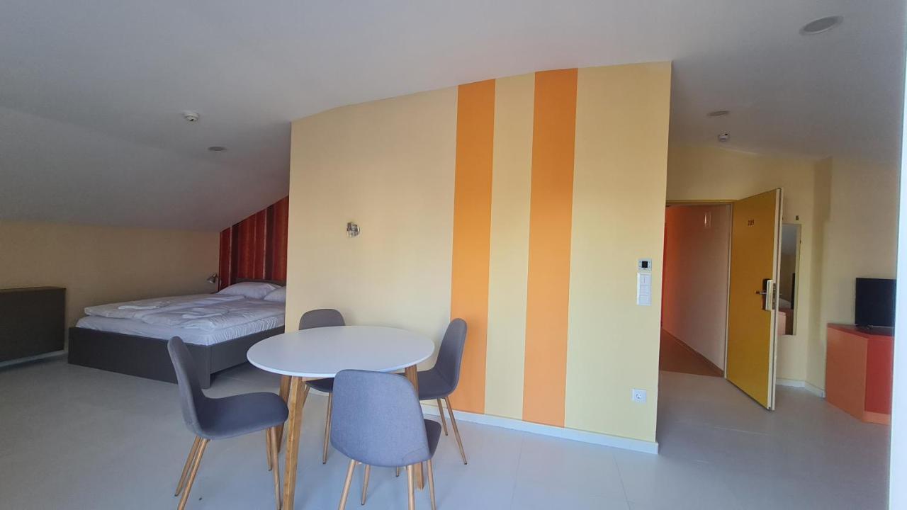 Colors Holiday Hotel Шіофок Екстер'єр фото