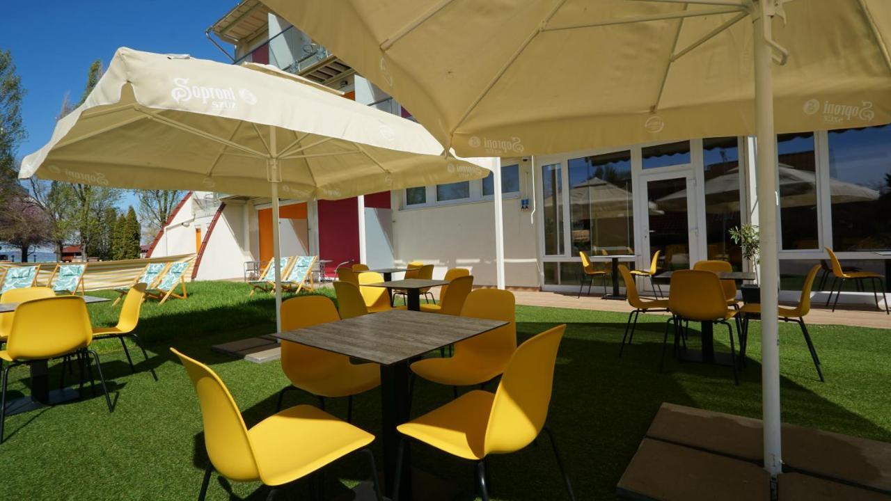 Colors Holiday Hotel Шіофок Екстер'єр фото