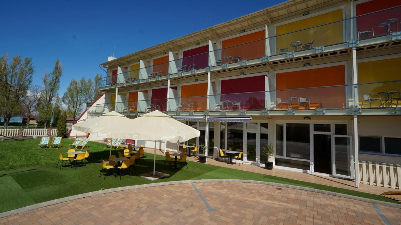 Colors Holiday Hotel Шіофок Екстер'єр фото