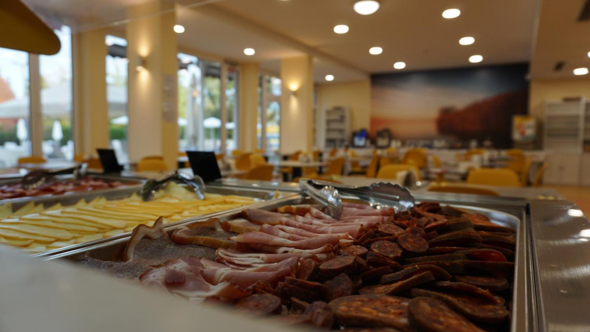 Colors Holiday Hotel Шіофок Екстер'єр фото