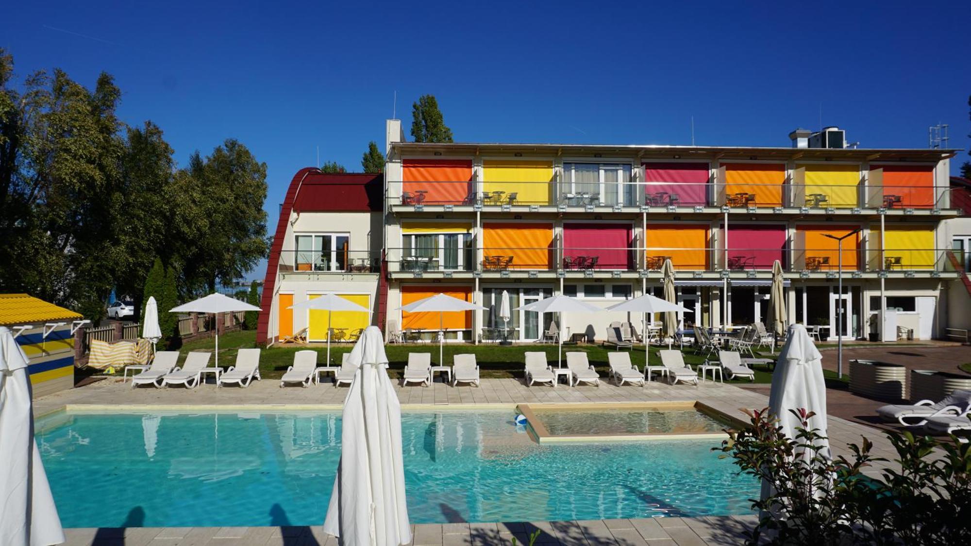 Colors Holiday Hotel Шіофок Екстер'єр фото