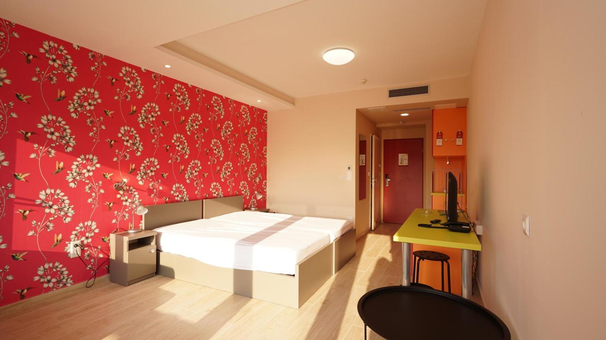 Colors Holiday Hotel Шіофок Екстер'єр фото